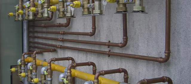 Collettore dell'impianto gas a Roma, con tubazioni e valvole di intercettazione